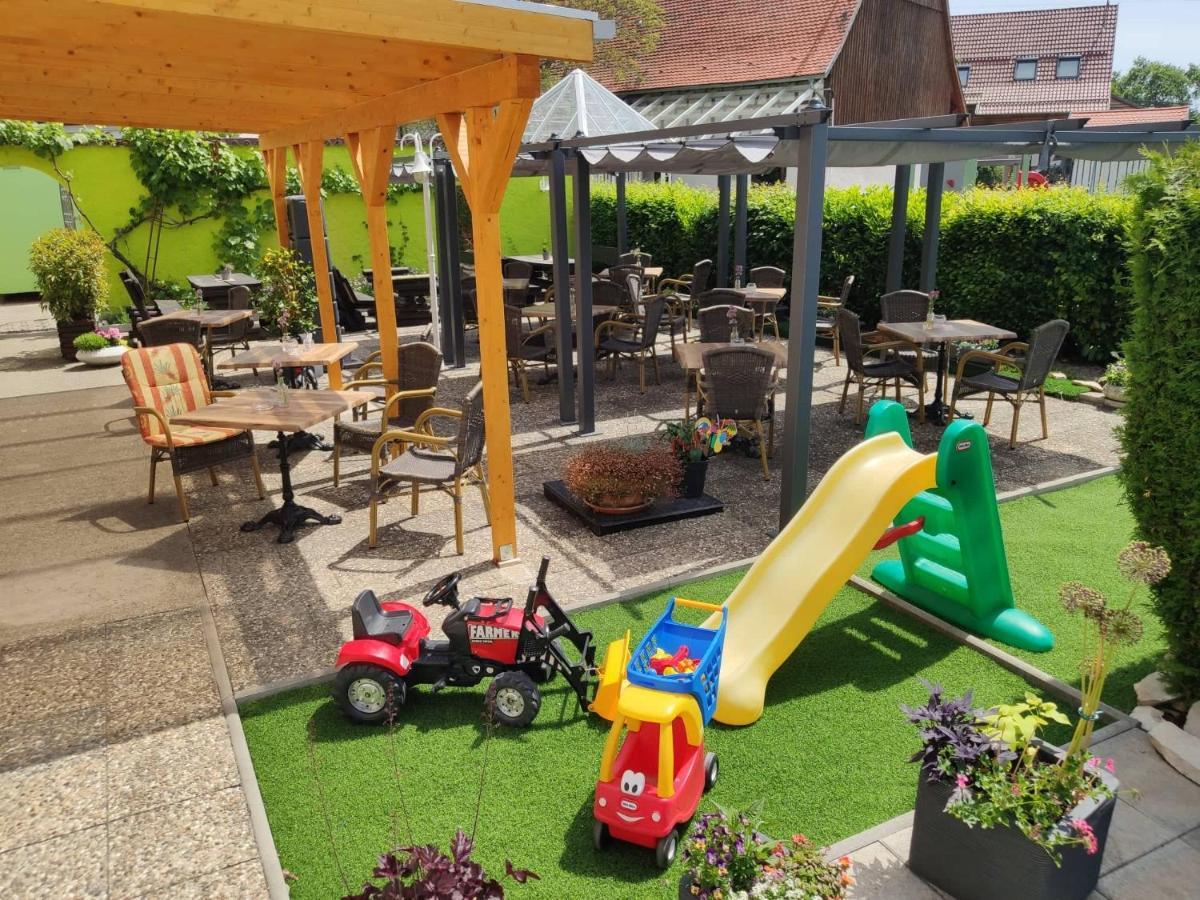 Hotel 4 Jahreszeiten Mit Restaurant Albstadt Εξωτερικό φωτογραφία