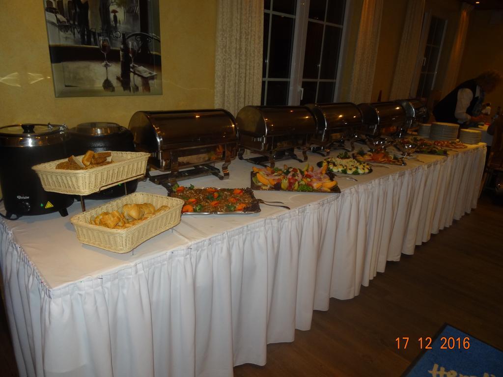 Hotel 4 Jahreszeiten Mit Restaurant Albstadt Εξωτερικό φωτογραφία