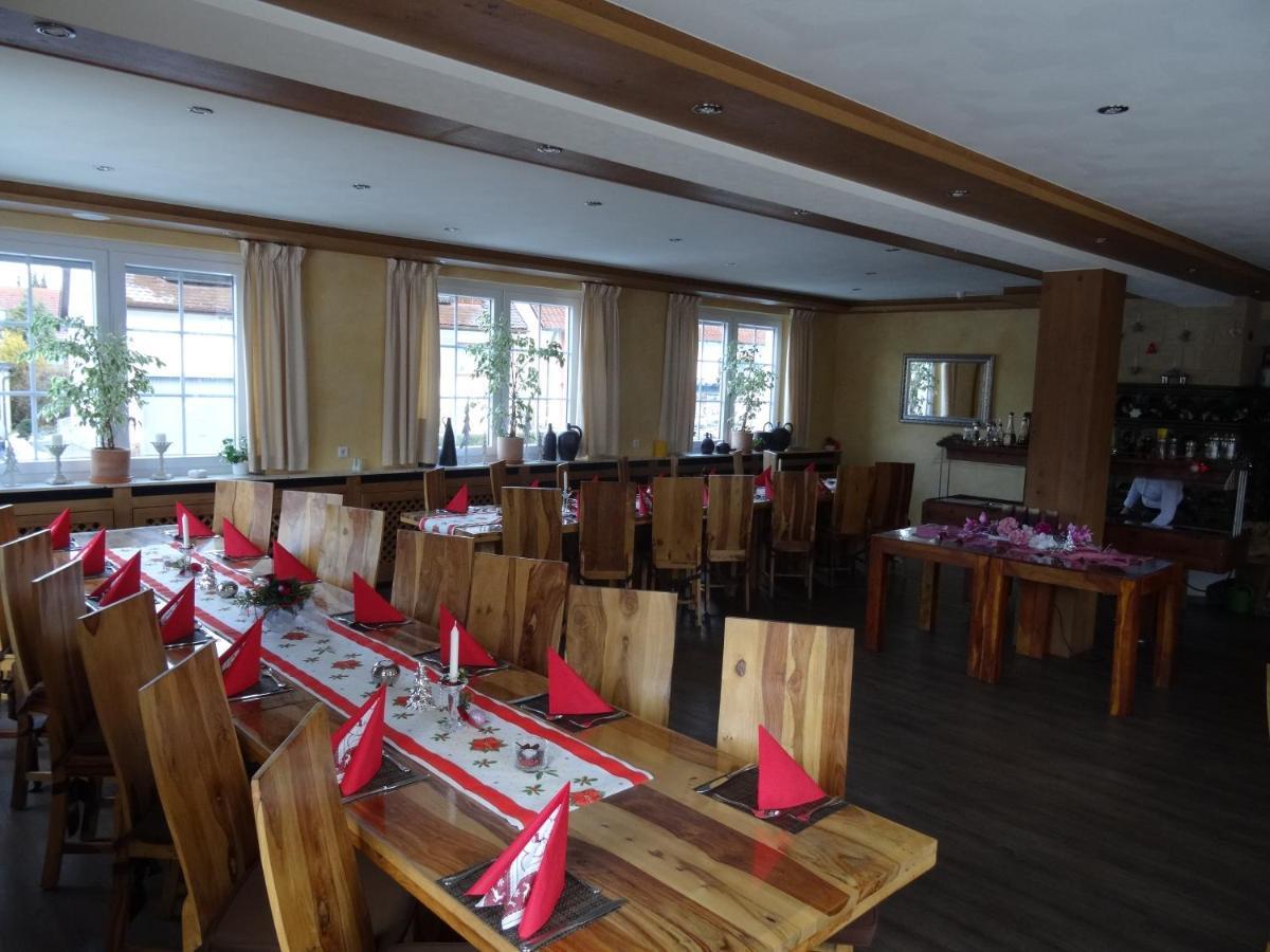 Hotel 4 Jahreszeiten Mit Restaurant Albstadt Εξωτερικό φωτογραφία