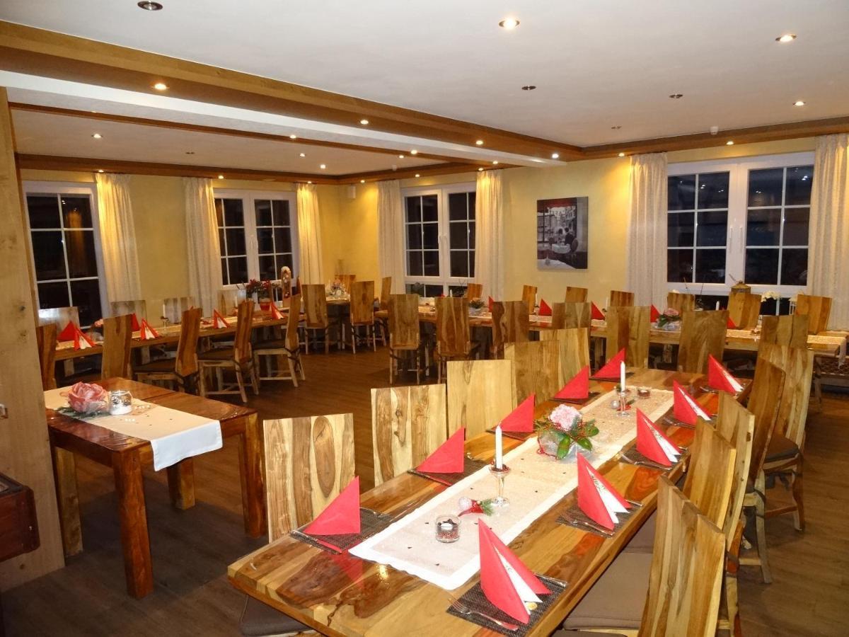 Hotel 4 Jahreszeiten Mit Restaurant Albstadt Εξωτερικό φωτογραφία