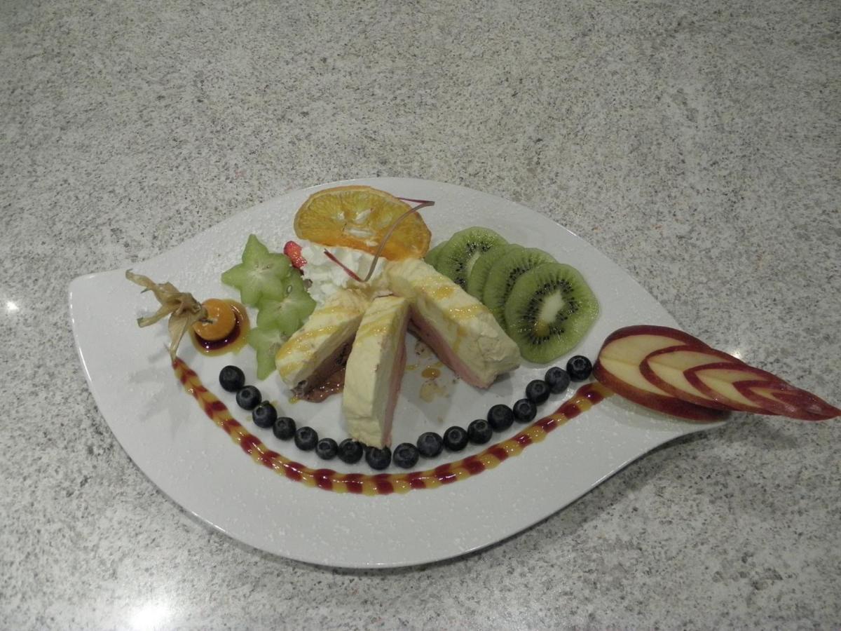 Hotel 4 Jahreszeiten Mit Restaurant Albstadt Εξωτερικό φωτογραφία